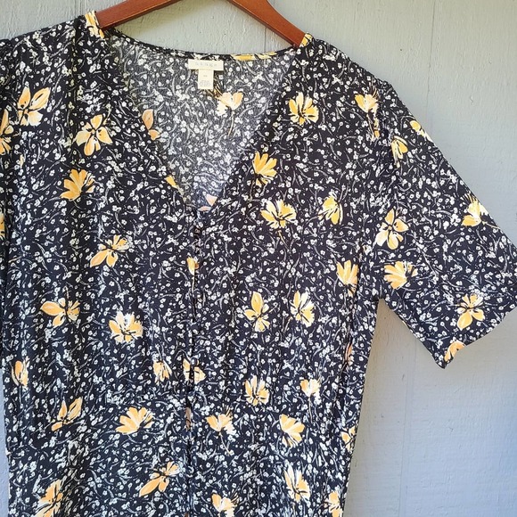 hinge Dresses & Skirts - Hinge Retro Button Front Midi Dress Floral Medium